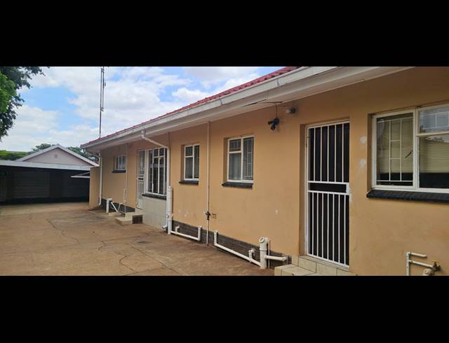 3 BEDROOM FREESTANDING FOR SALE IN PROTEA PARK